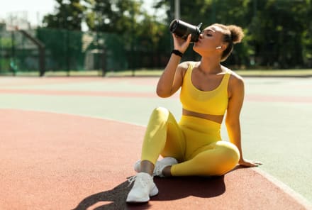 5 Health Perks Of Coconut Water & How Nutritionists Want You To Drink It