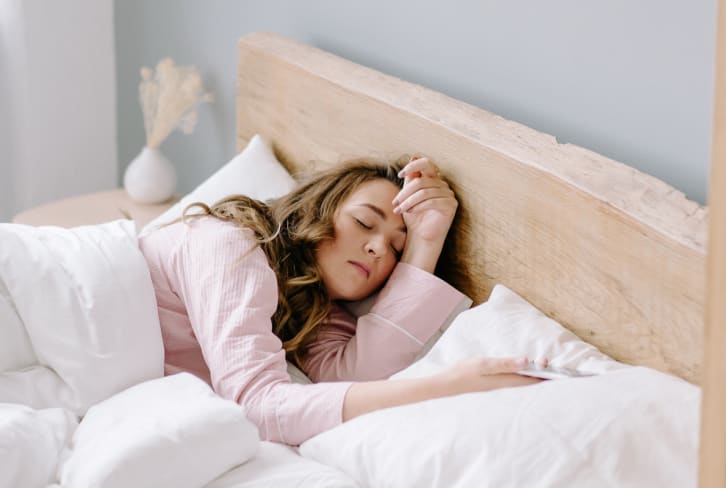 The Solution That Helps Me Fall Asleep Fast — After 7 Years Of Tossing & Turning*